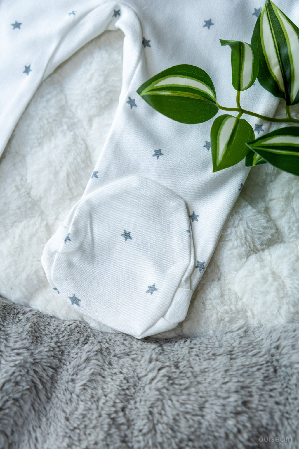 Outseam Sleepsuit Zipper Grey Stars — detail view 4